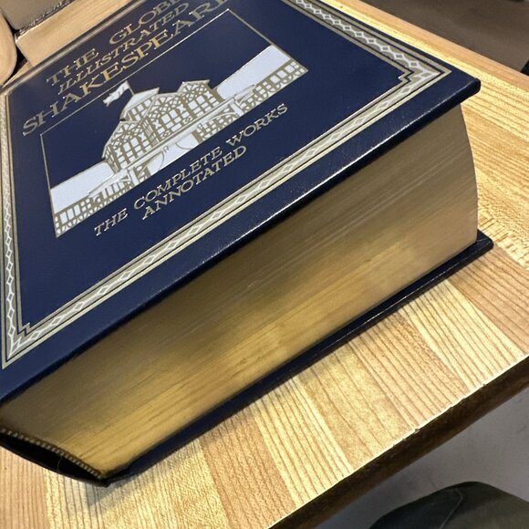 The Globe Illustrated Shakespeare Complete Works Annotated Leather Gilt 1986 - Picture 2 of 16